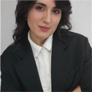 Neolaureata in lingue (cinese e spagnolo) e con una buona conoscenza dell'inglese, impartisce lezioni private a Montesarchio (BN) e provincia e Napoli